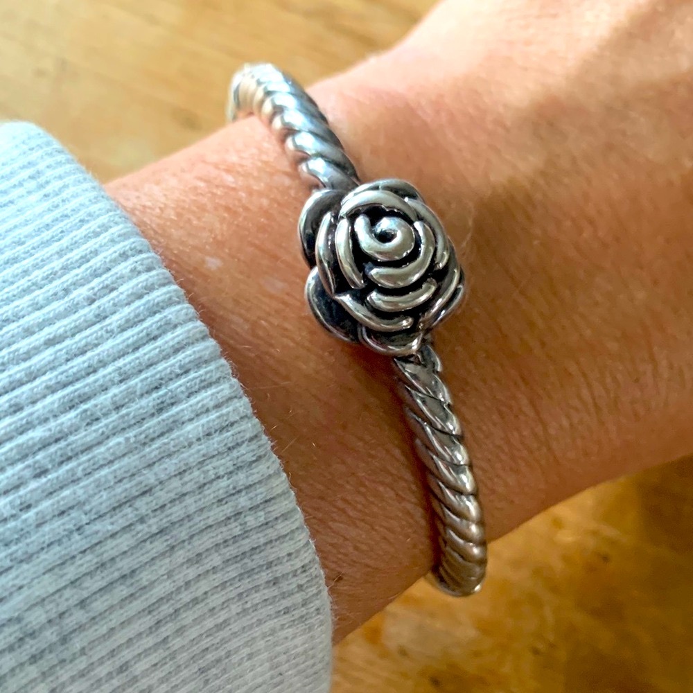 Sterling Silver Rose and rope design  Hinged Bracelet .925 Thailand